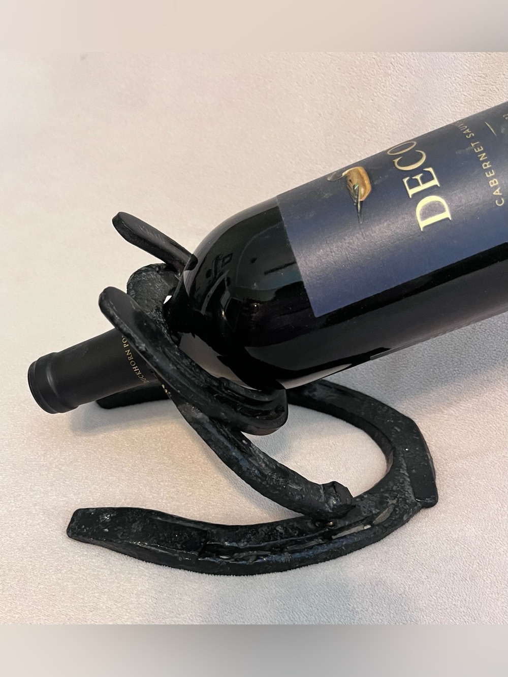 Horseshoe Wine Bottle Holder